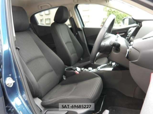 Mazda DEMIO 2017-09 8660077-7