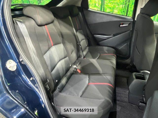 Mazda DEMIO 2015-12 8685899-10