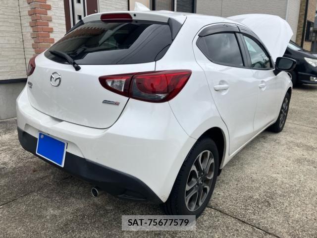 Mazda DEMIO 2016-03 8830130-10