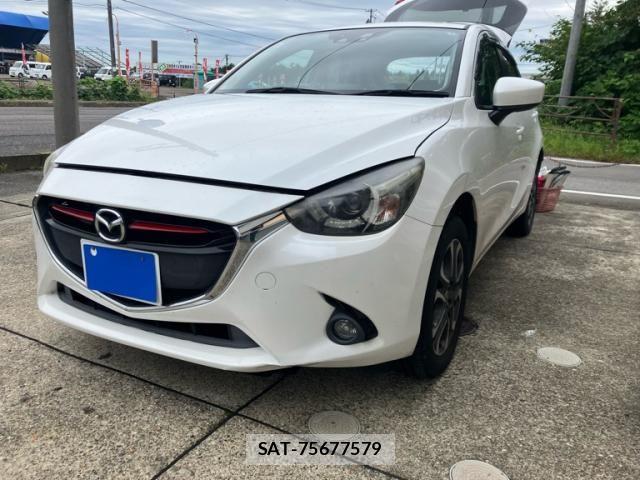 Mazda DEMIO 2016-03 8830130-2