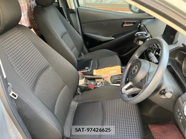 Mazda DEMIO 2019-06 8849700-18