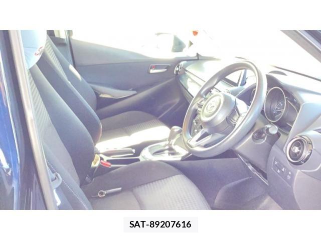 Mazda DEMIO 2017-06 8880638-16
