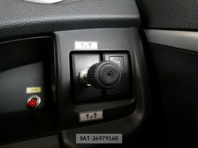 Mazda PREMACY 2015-11 8245815-19