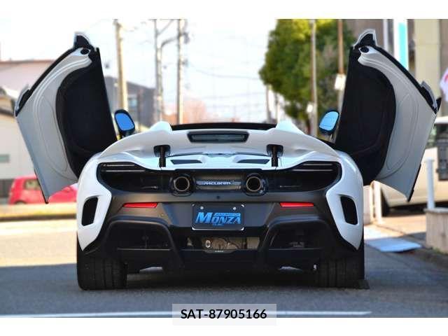 McLaren MCLAREN 2016-06 4045001-8