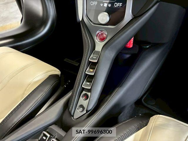 McLaren MCLAREN 2024-07 8245828-27