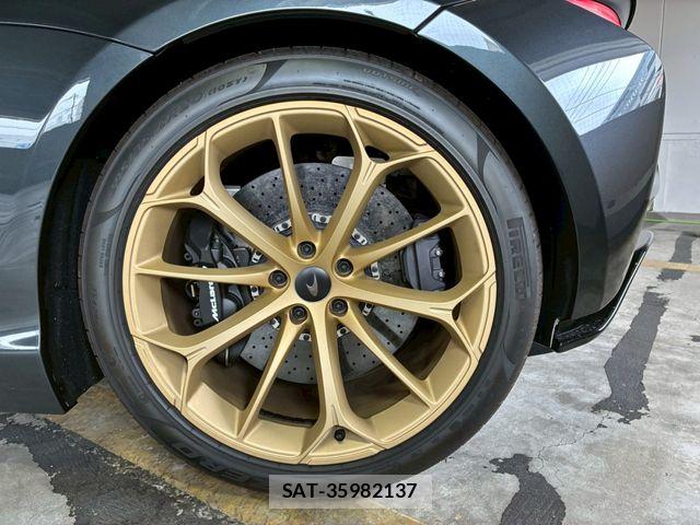McLaren MCLAREN 2025-04 8245830-14