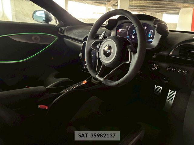 McLaren MCLAREN 2025-04 8245830-16