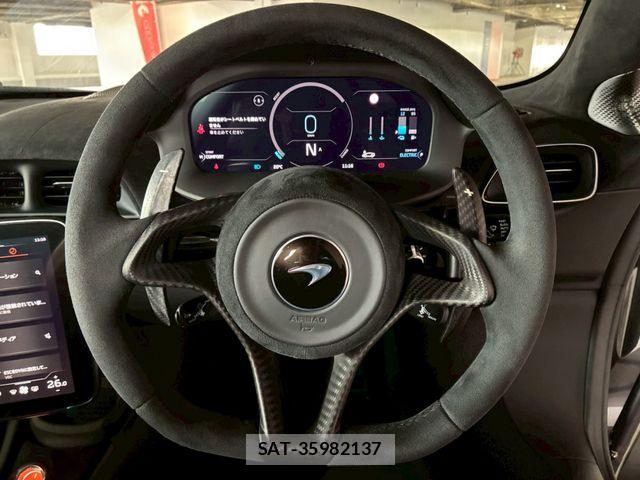 McLaren MCLAREN 2025-04 8245830-17