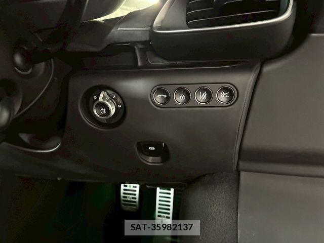 McLaren MCLAREN 2025-04 8245830-18