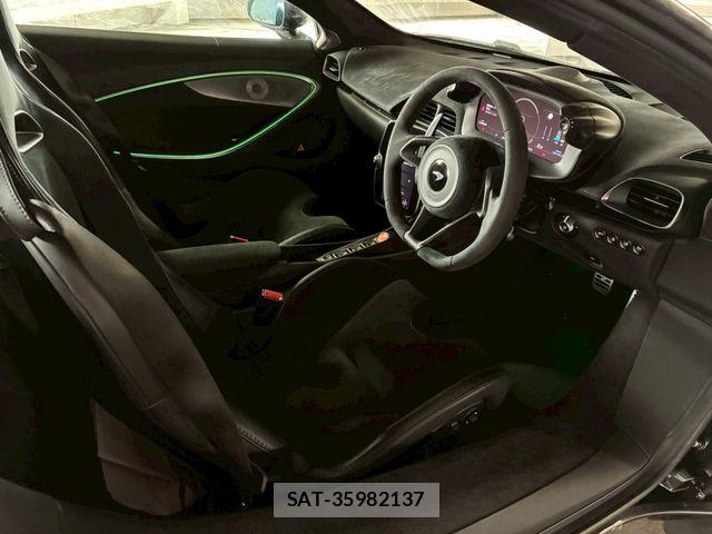 McLaren MCLAREN 2025-04 8245830-1
