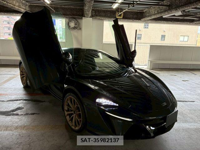 McLaren MCLAREN 2025-04 8245830-5