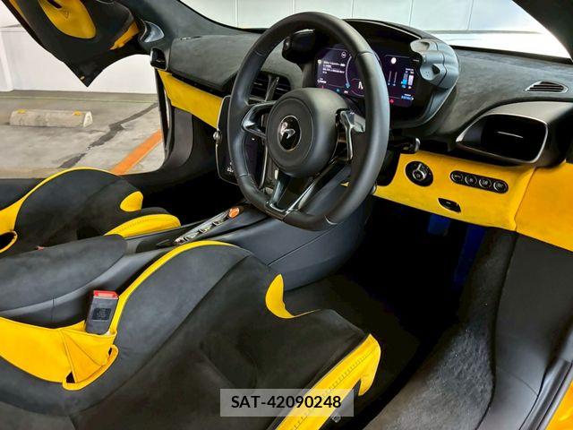 McLaren MCLAREN 2026-05 8245831-18
