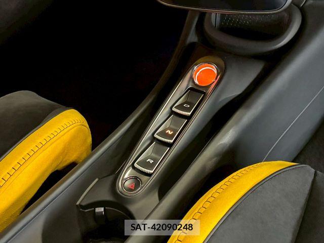 McLaren MCLAREN 2026-05 8245831-26