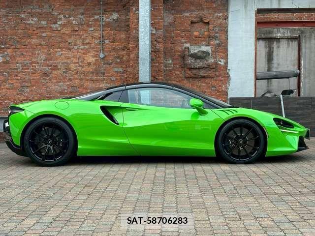 McLaren MCLAREN 2024-12 2728834-13