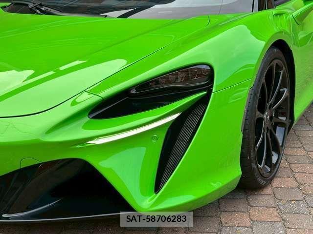 McLaren MCLAREN 2024-12 2728834-16