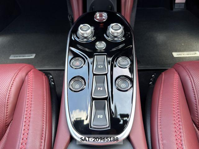 McLaren MCLAREN 2024-01 1168372-17