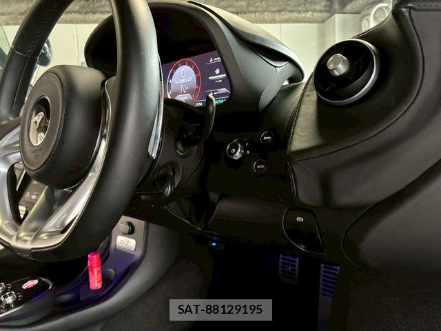 McLaren MCLAREN 2023-04 8131126-21