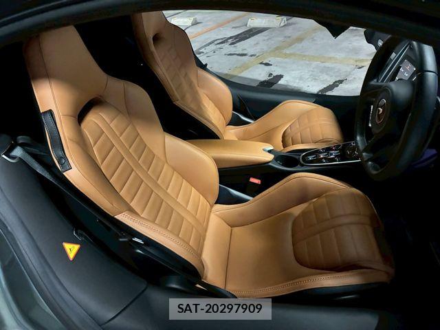 McLaren MCLAREN 2025-01 8208576-2