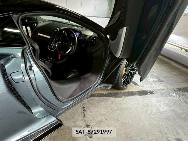 McLaren MCLAREN 2024-10 8245833-15