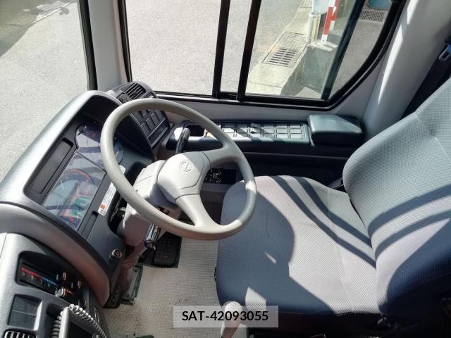 Hino MELPHA 2013-01 1346011-22