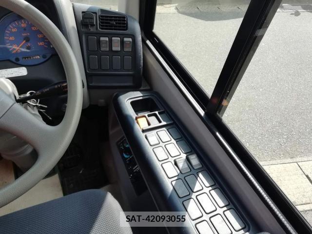 Hino MELPHA 2013-01 1346011-23
