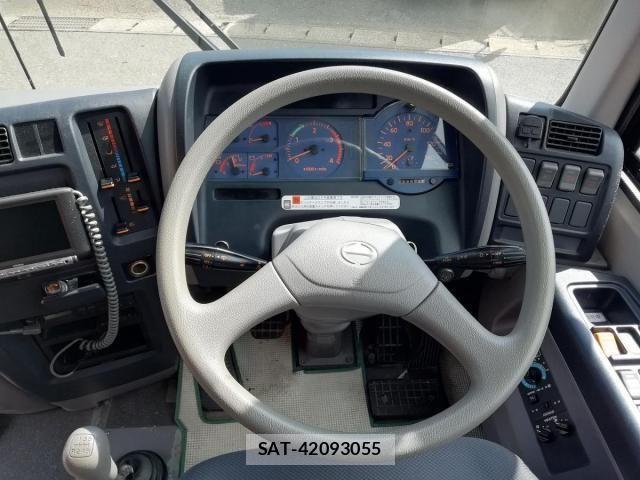 Hino MELPHA 2013-01 1346011-26