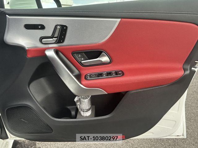 Mercedes Benz A-CLASS 2021-01 1826476-13