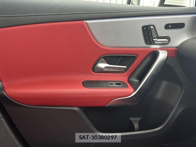 Mercedes Benz A-CLASS 2021-01 1826476-20