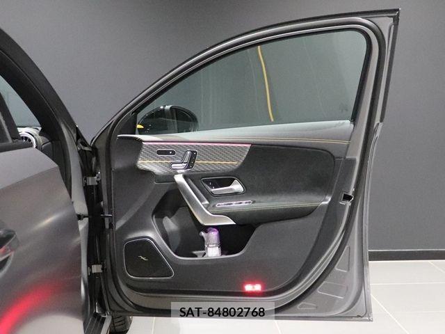 Mercedes Benz A-CLASS 2025-11 6012465-24