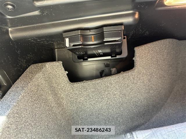 Mercedes Benz A-CLASS 2017-04 6672413-20