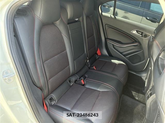 Mercedes Benz A-CLASS 2017-04 6672413-21