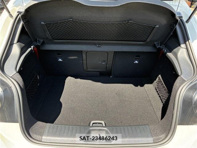 Mercedes Benz A-CLASS 2017-04 6672413-22