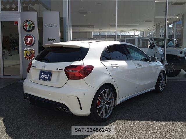 Mercedes Benz A-CLASS 2017-04 6672413-4