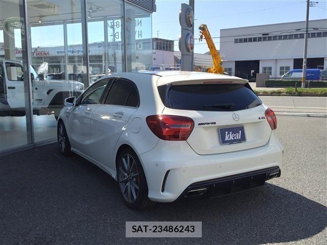 Mercedes Benz A-CLASS 2017-04 6672413-6
