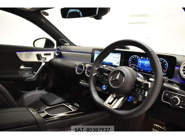 Mercedes Benz A-CLASS 2025-10 7221435-1