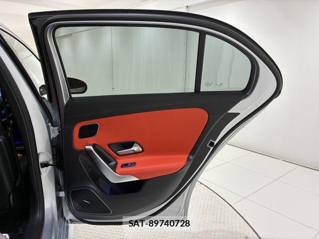 Mercedes Benz A-CLASS 2024-11 7617899-12