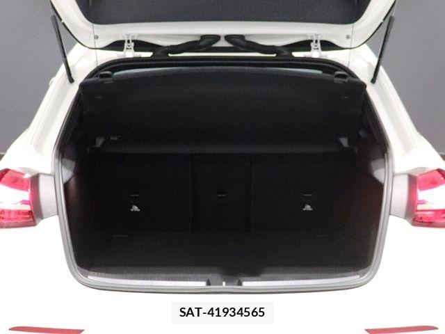 Mercedes Benz A-CLASS 2024-08 7979860-16