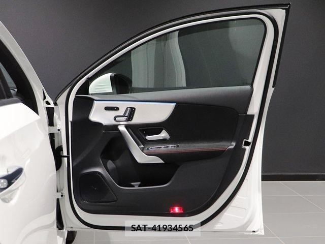 Mercedes Benz A-CLASS 2024-08 7979860-22