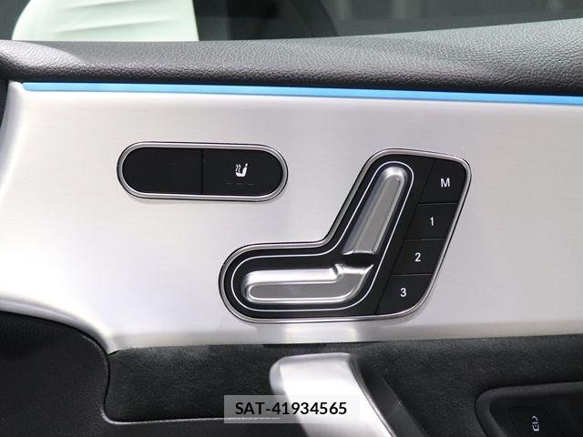 Mercedes Benz A-CLASS 2024-08 7979860-23