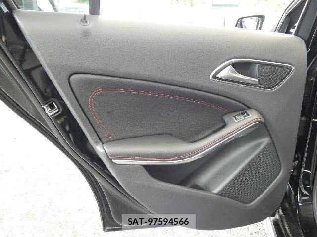 Mercedes Benz A-CLASS 2013-09 8743684-21