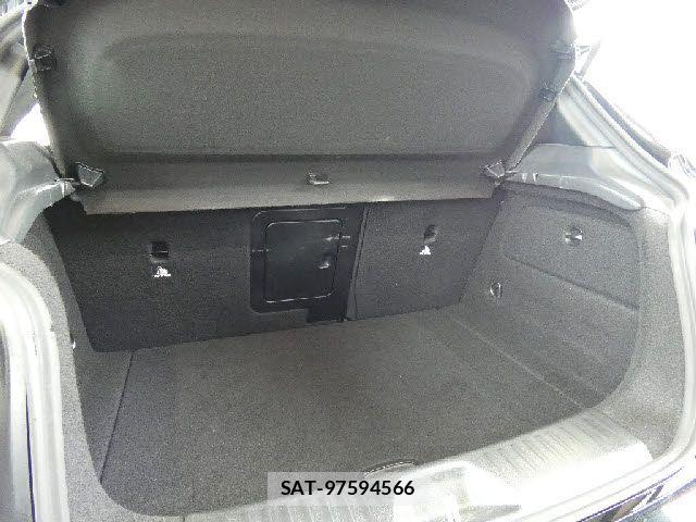 Mercedes Benz A-CLASS 2013-09 8743684-6