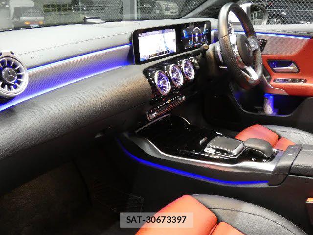 Mercedes Benz A-CLASS 2019-12 8743682-1