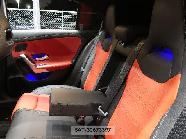 Mercedes Benz A-CLASS 2019-12 8743682-28