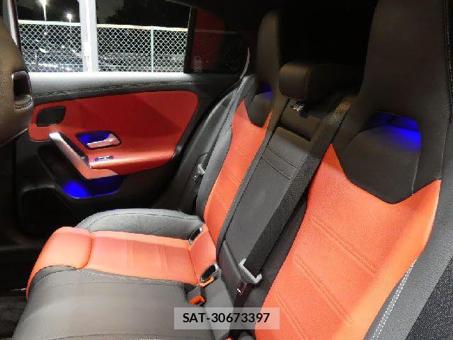 Mercedes Benz A-CLASS 2019-12 8743682-3