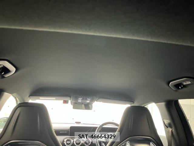 Mercedes Benz A-CLASS 2019-12 8830164-9