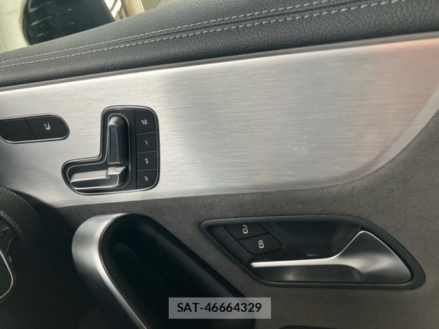 Mercedes Benz A-CLASS 2019-12 8830164-16