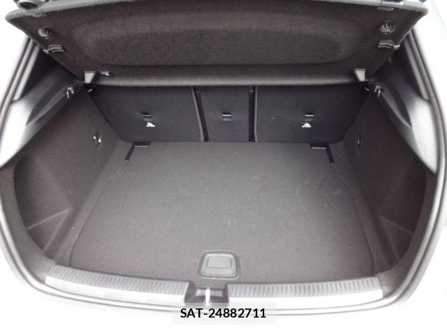 Mercedes Benz A-CLASS 2025-05 8880658-7