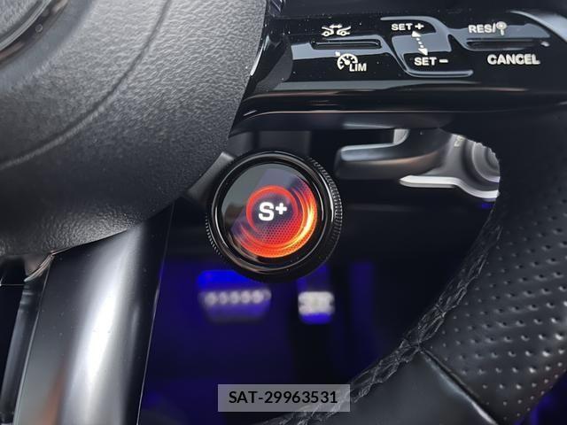 Mercedes Benz A-CLASS 2023-11 2002489-12