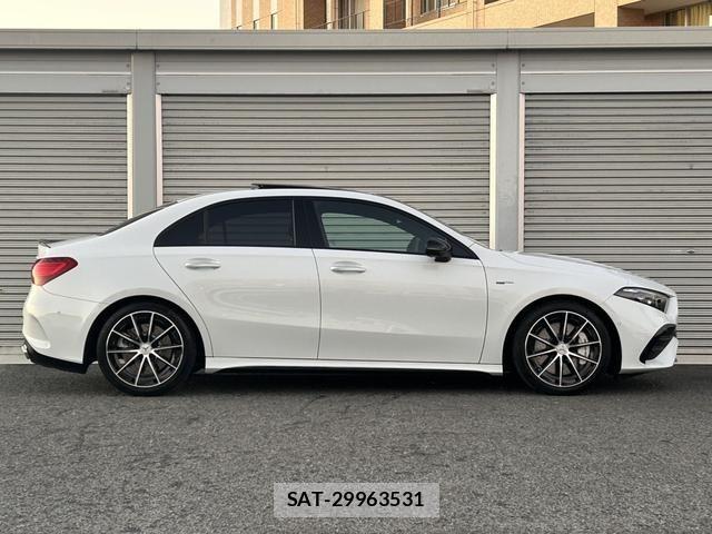 Mercedes Benz A-CLASS 2023-11 2002489-15