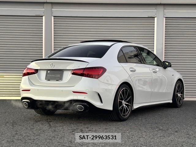 Mercedes Benz A-CLASS 2023-11 2002489-2